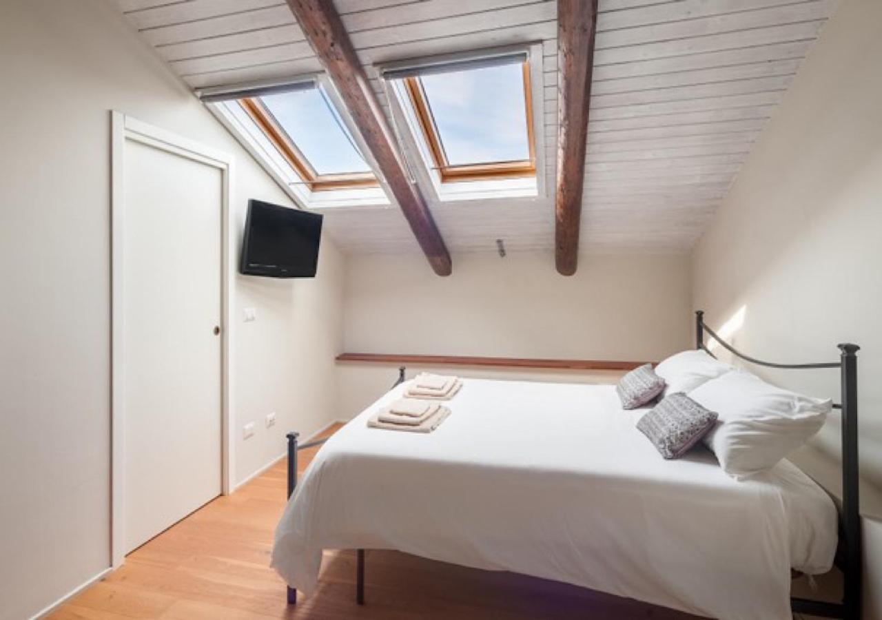 Charming Loft Golf Club Barolo Apartment Novello Exterior photo